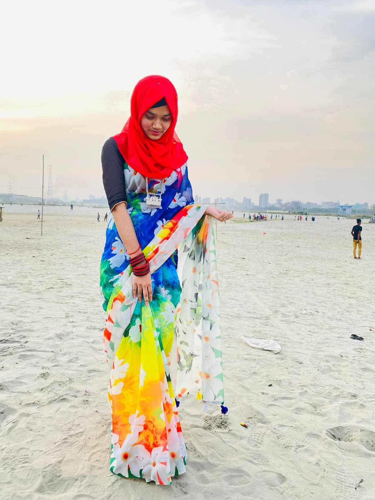 New Viral Attractive Sharee ছবি 3