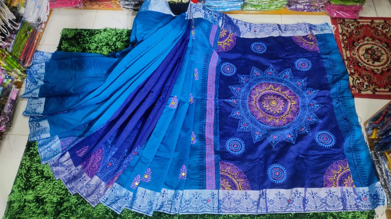 এমব্রয়ডাড়ী ধুপিয়ানসিল্ক শাড়ী