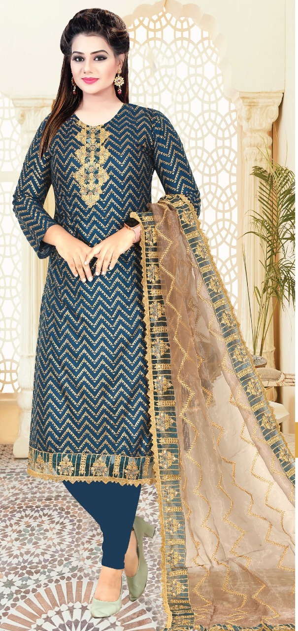 Three Piece ছবি 4
