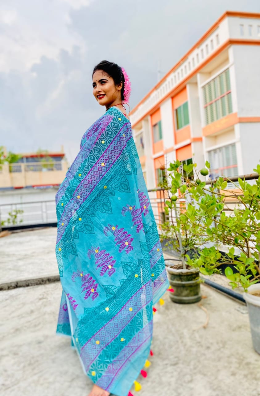 হাফ সিল্ক ব্লক প্রিন্ট শাড়ি ব্লাউজ পিস সহ