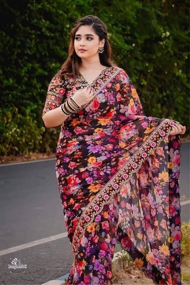 Digital Print Sharee with Blouse Piece ছবি 2