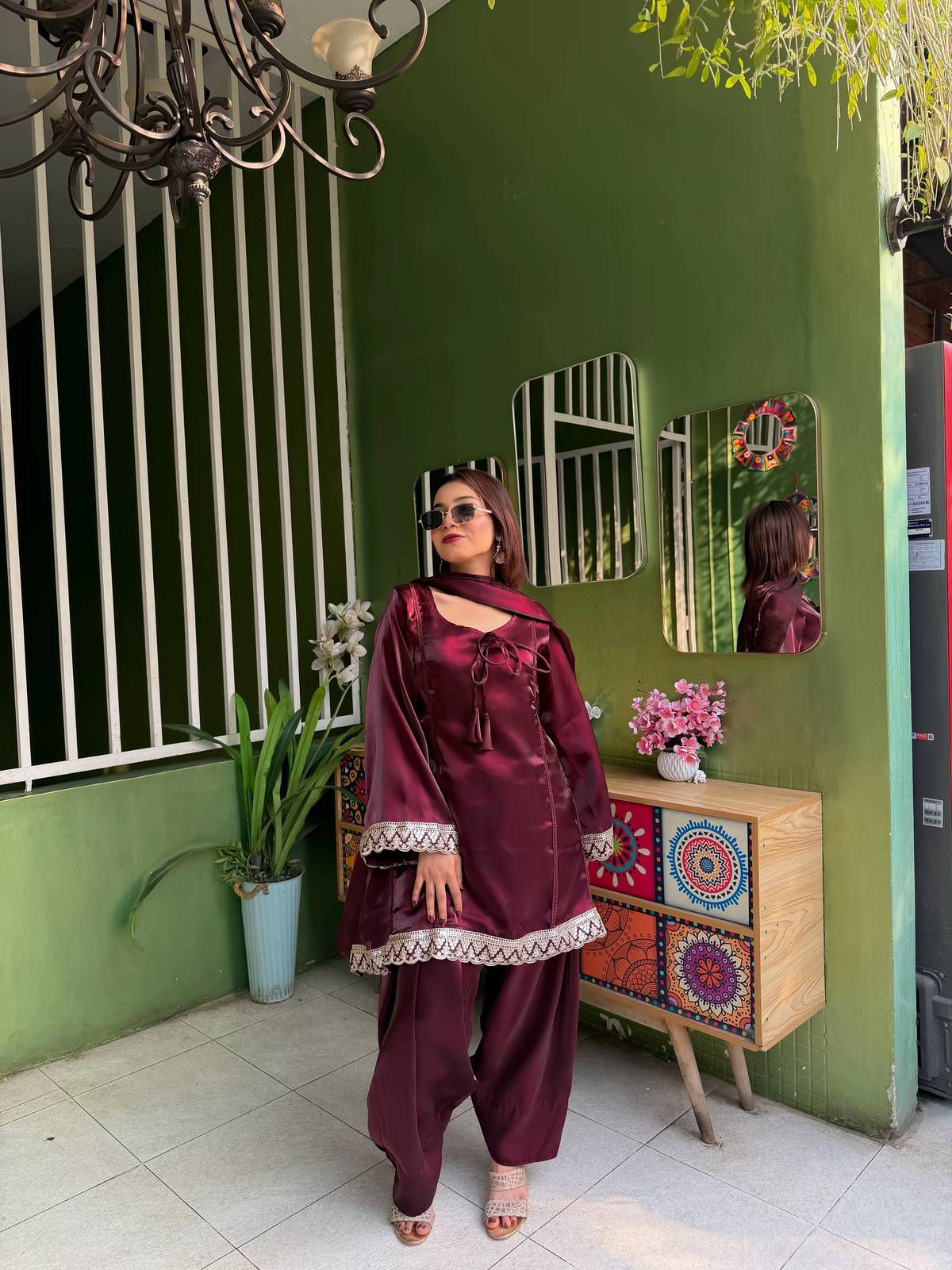 Samusilk Three Piece Gown ছবি 3