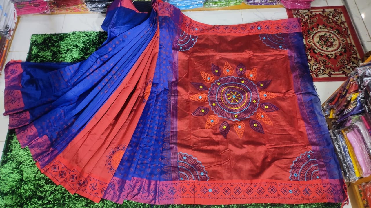 এমব্রয়ডাড়ী ধুপিয়ানসিল্ক শাড়ী