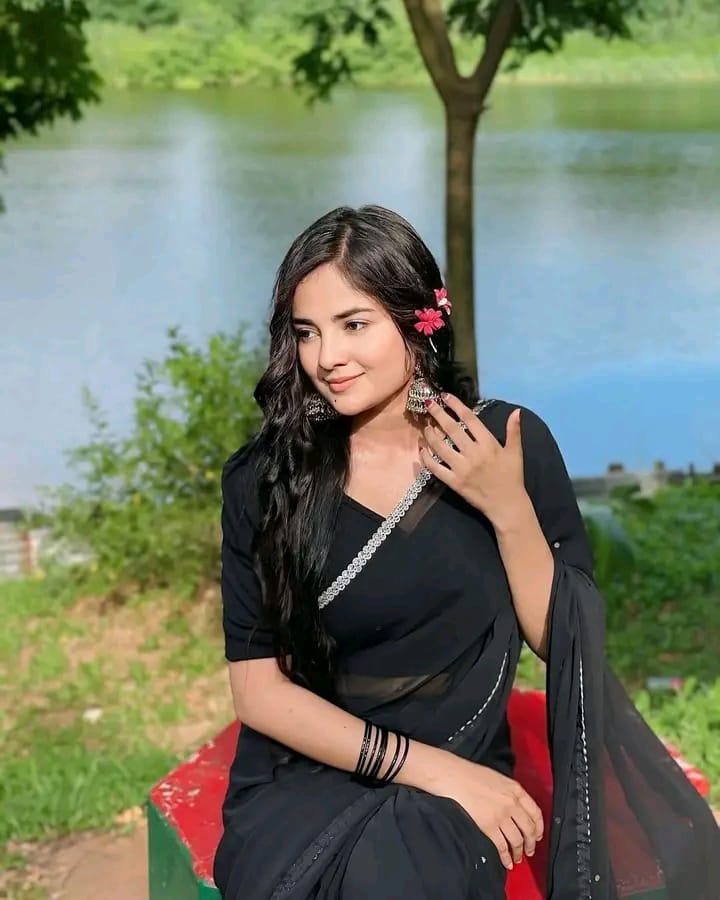 New jorget sharee ছবি 5