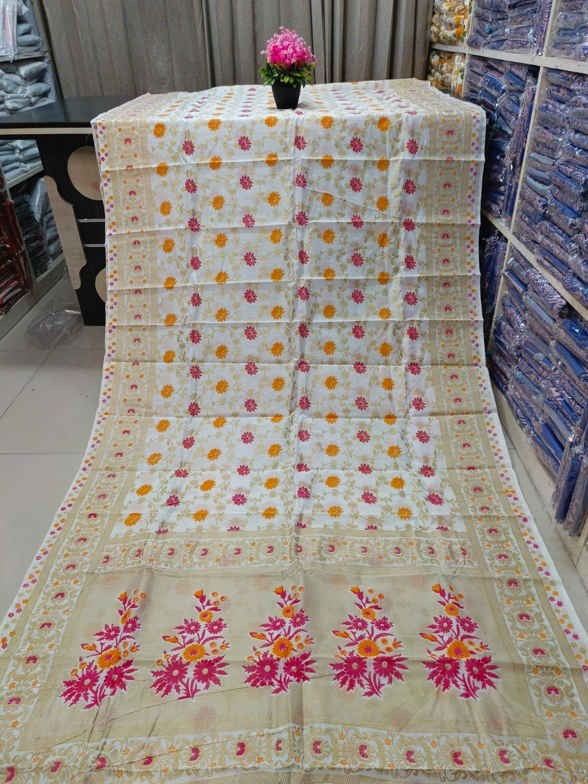 Half Silk Skin Print Sharee ছবি 10