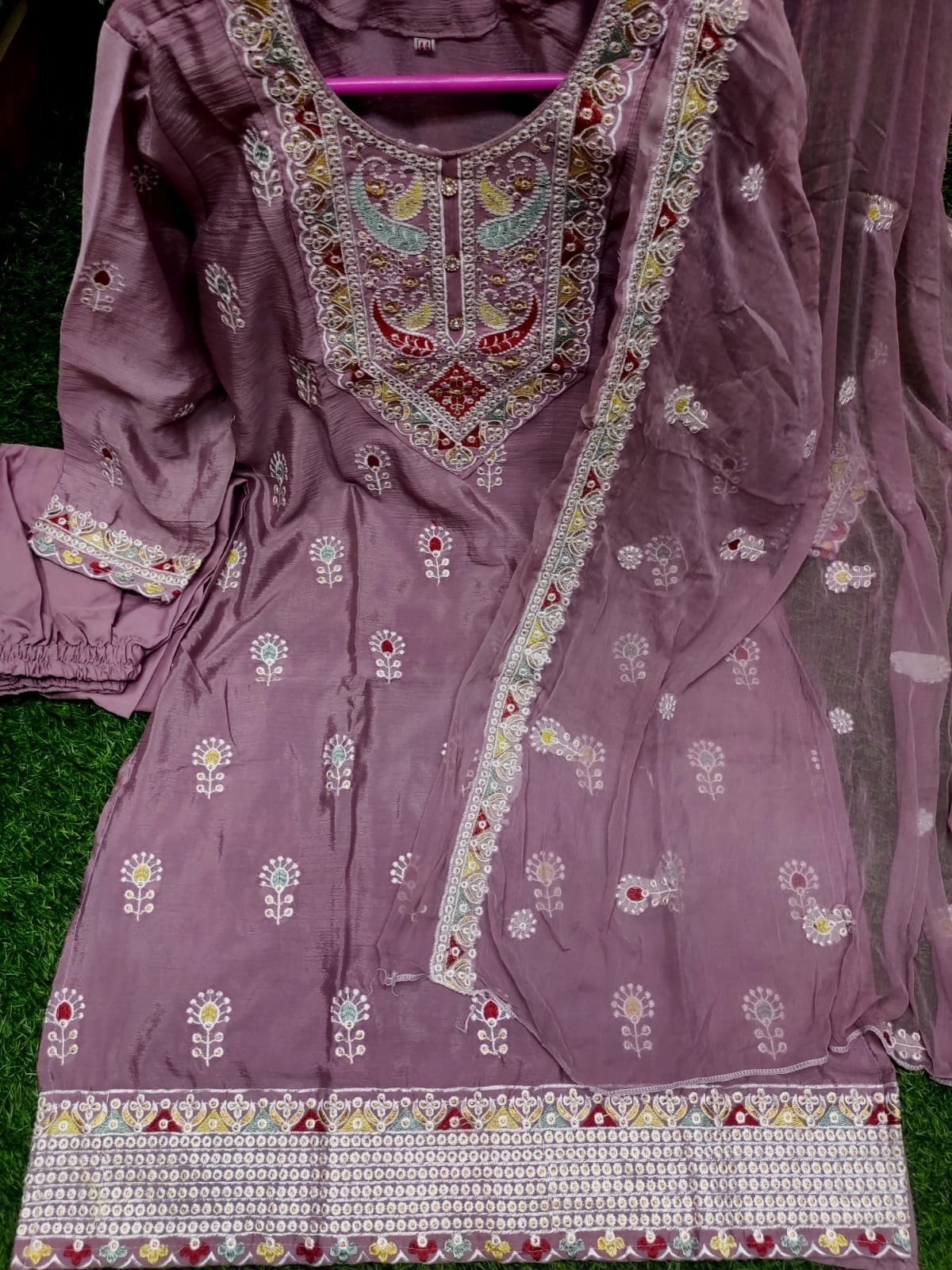 রেডিমেড থ্রি পিস