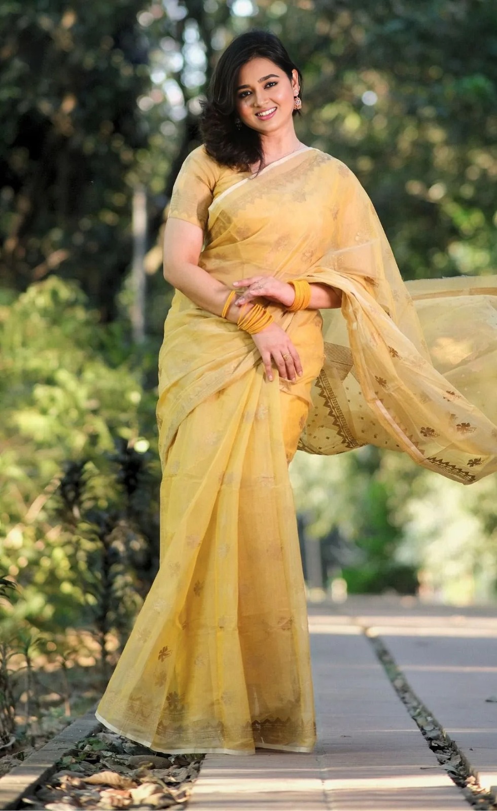 Semi Moslin Sharee with Blouse Piece ছবি 14