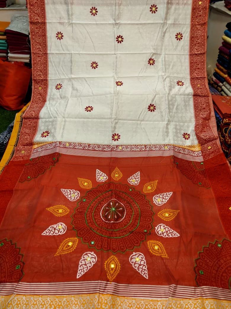 এমব্রয়ডাড়ী ধুপিয়ানসিল্ক শাড়ী
