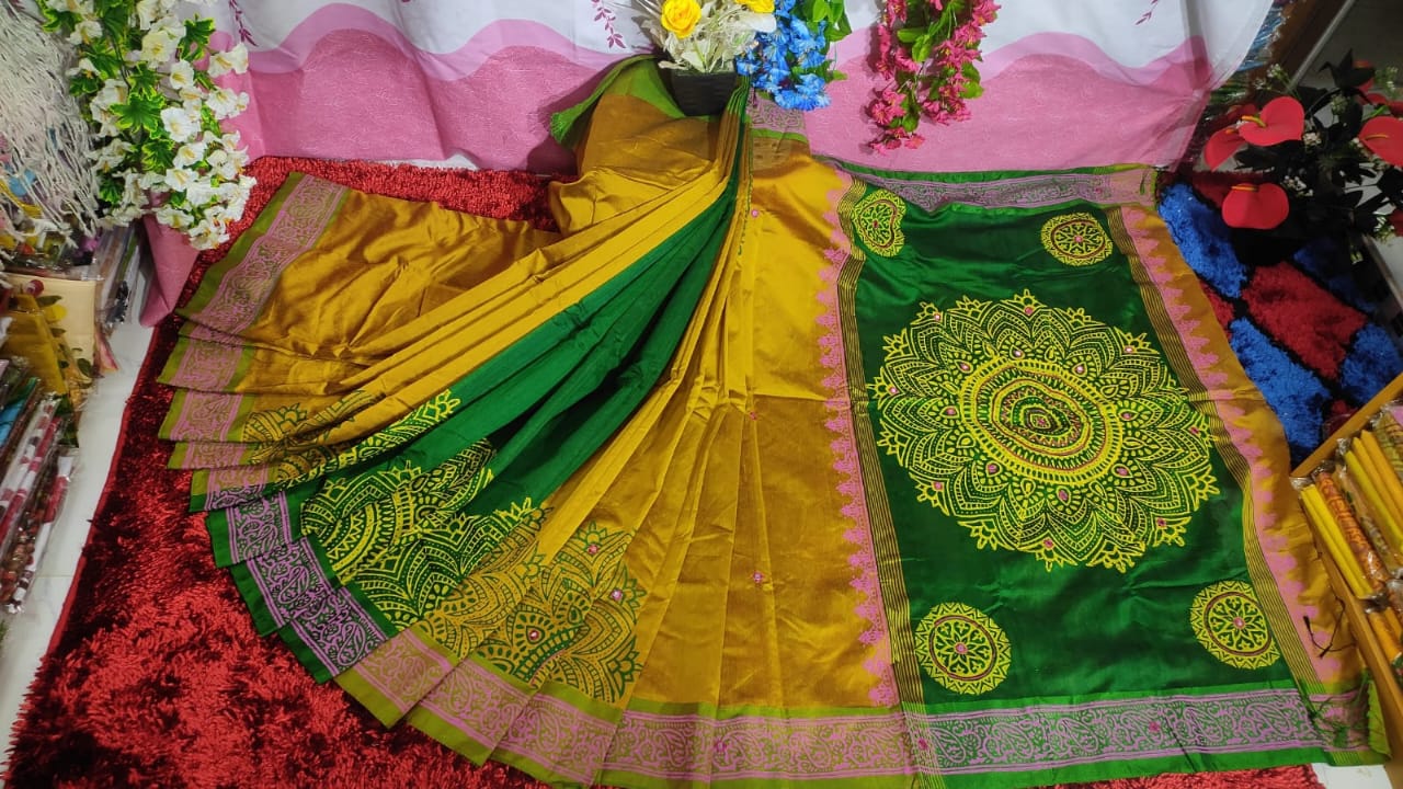এমব্রয়ডাড়ী ধুপিয়ানসিল্ক শাড়ী