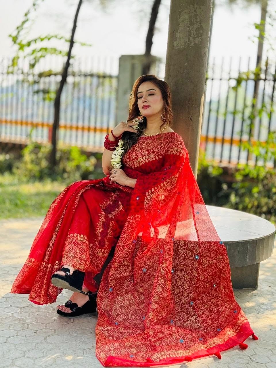 Semi Moslin Sharee ছবি 5