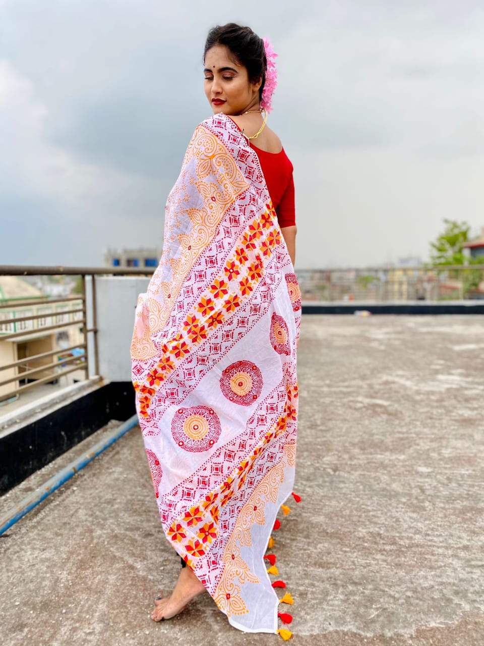 হাফ সিল্ক ব্লক প্রিন্ট শাড়ি ব্লাউজ পিস সহ ছবি 8
