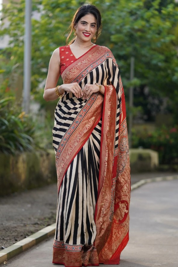 Digital Print Silk Sharee ছবি 5