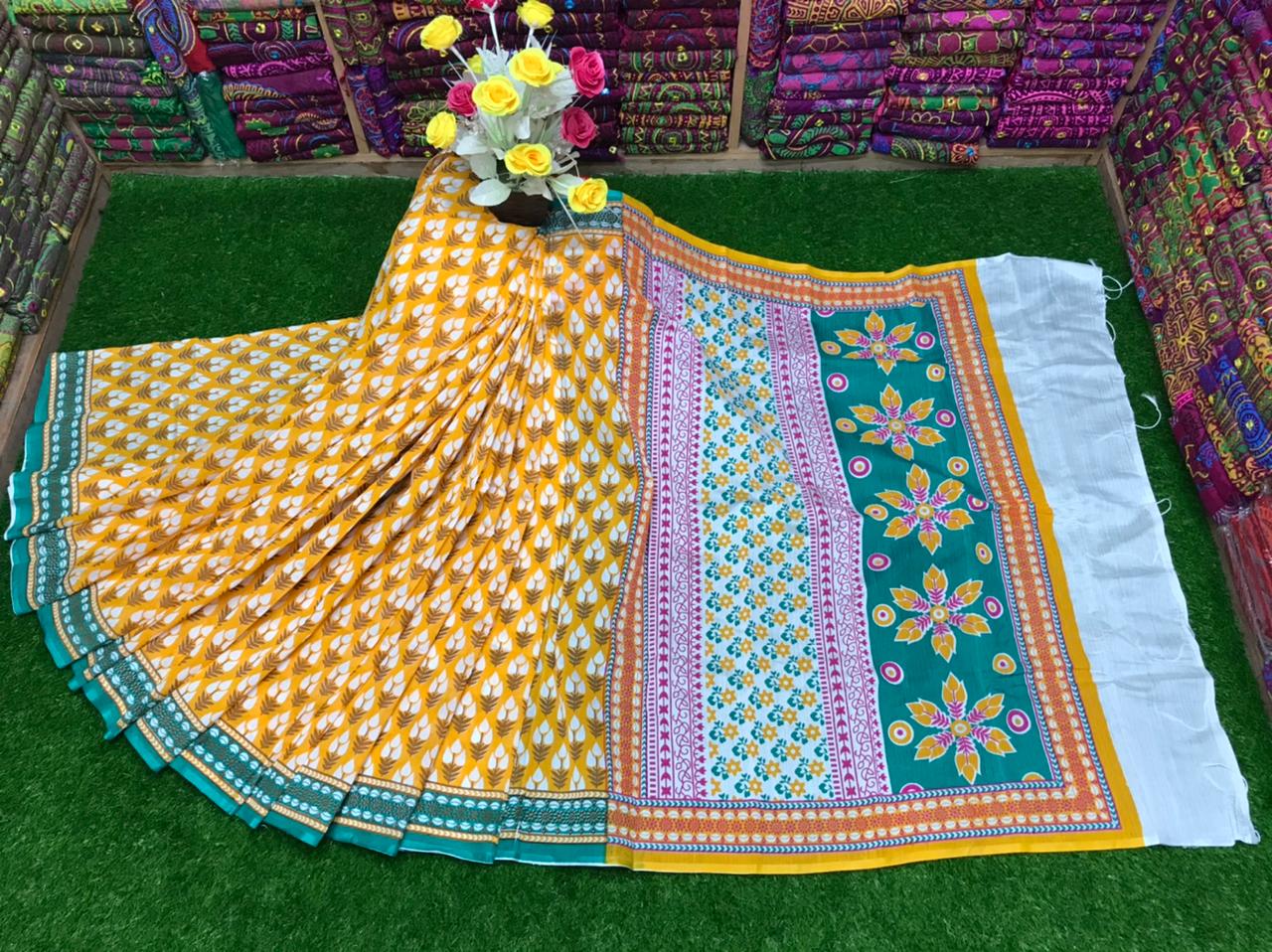 এমব্রয়ডাড়ী ধুপিয়ানসিল্ক শাড়ী