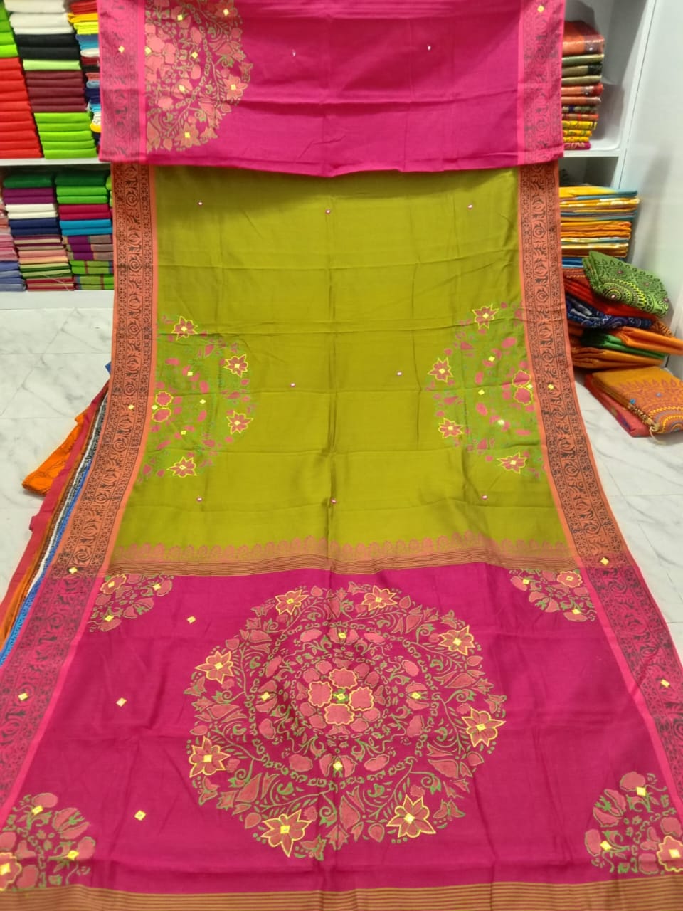 এমব্রয়ডাড়ী ধুপিয়ানসিল্ক শাড়ী ছবি 3