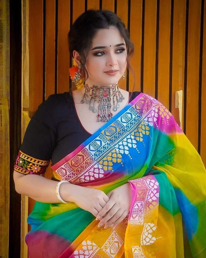 রংধনু আফসান প্রিন্টের হাফ সিল্ক শাড়ি ছবি 2