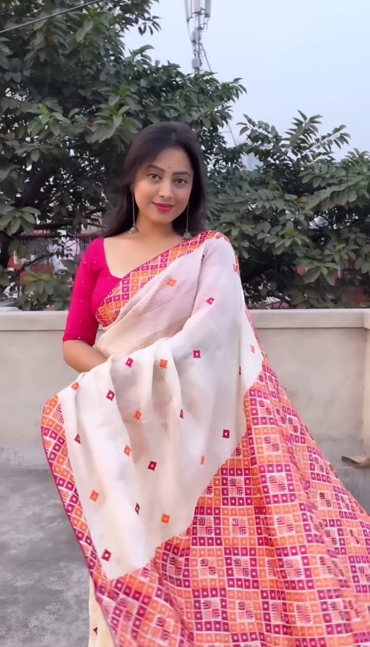 Skin Print Reshom Silk Sharee ছবি 4