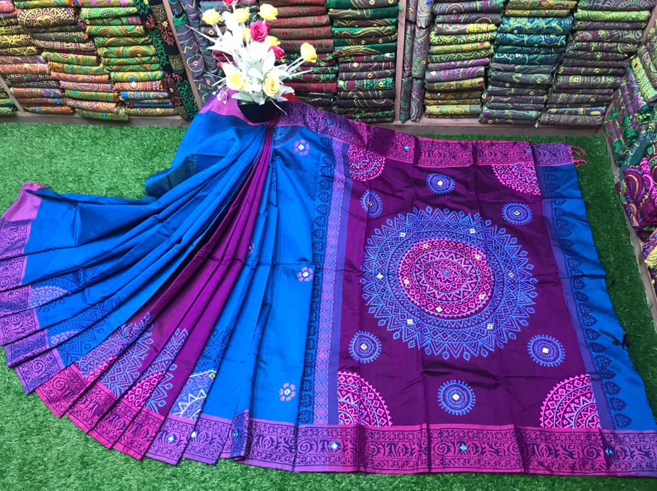 এমব্রয়ডাড়ী ধুপিয়ানসিল্ক শাড়ী