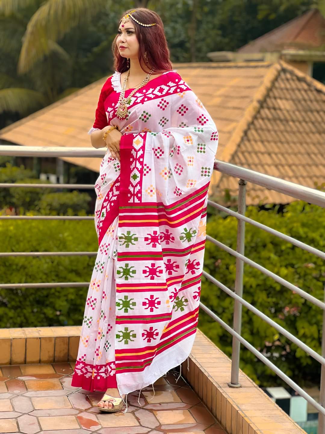 হাফ সিল্ক স্কিন প্রিন্ট শাড়ি