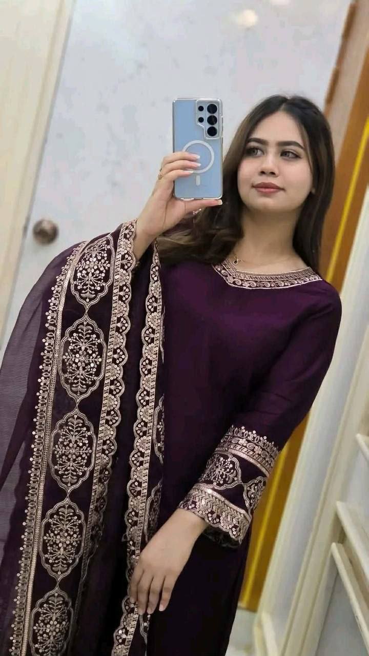 Sequence Embroidery Three Piece ছবি 3