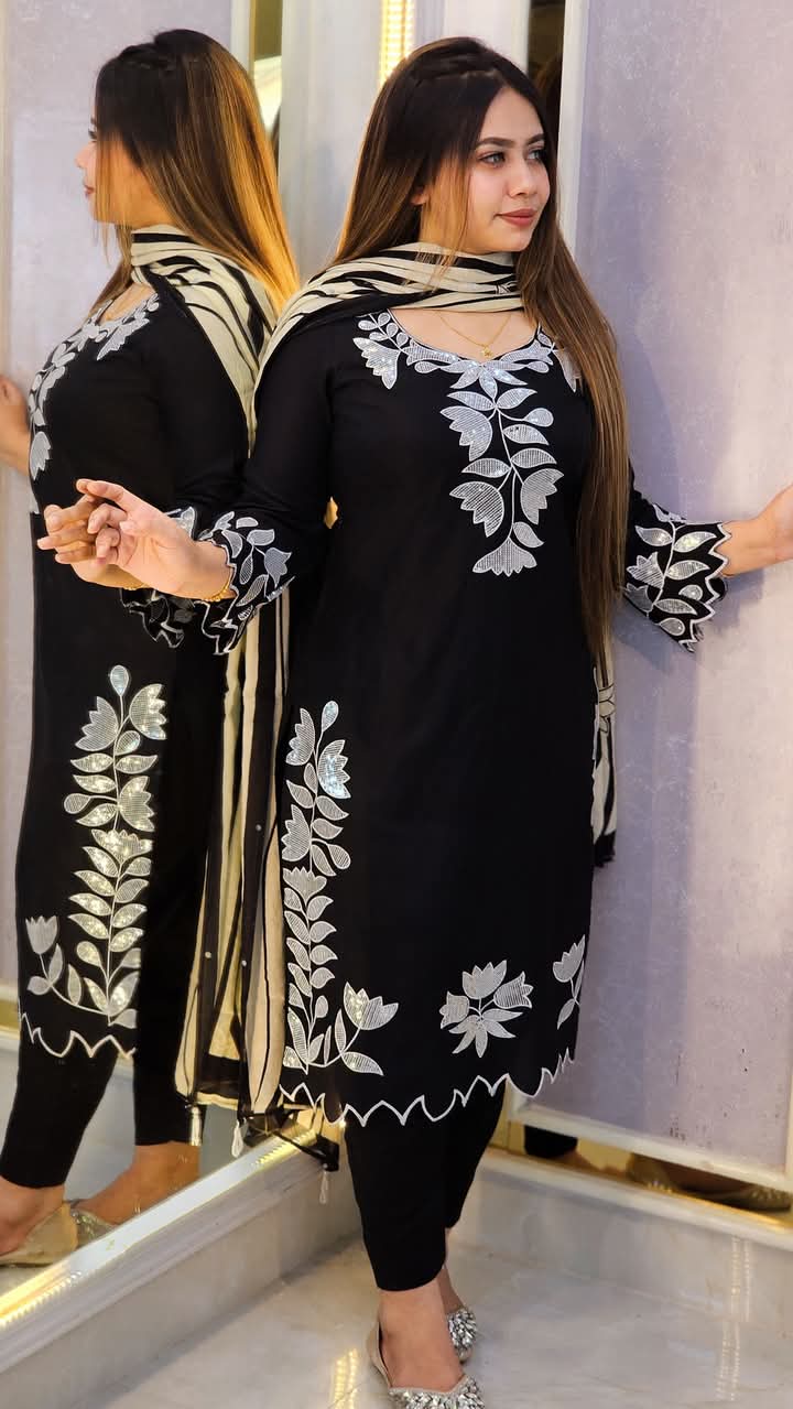 Embroidery Sequence Three Piece ছবি 2