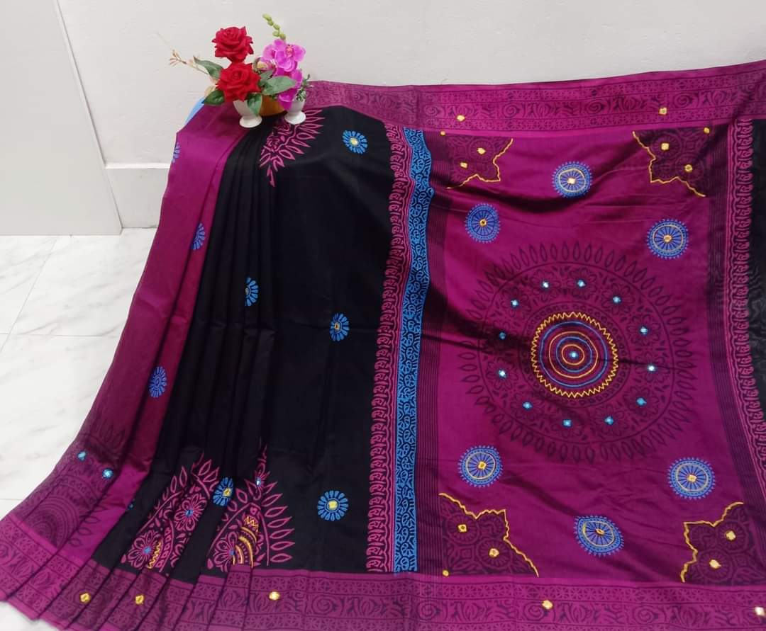 এমব্রয়ডাড়ী ধুপিয়ানসিল্ক শাড়ী