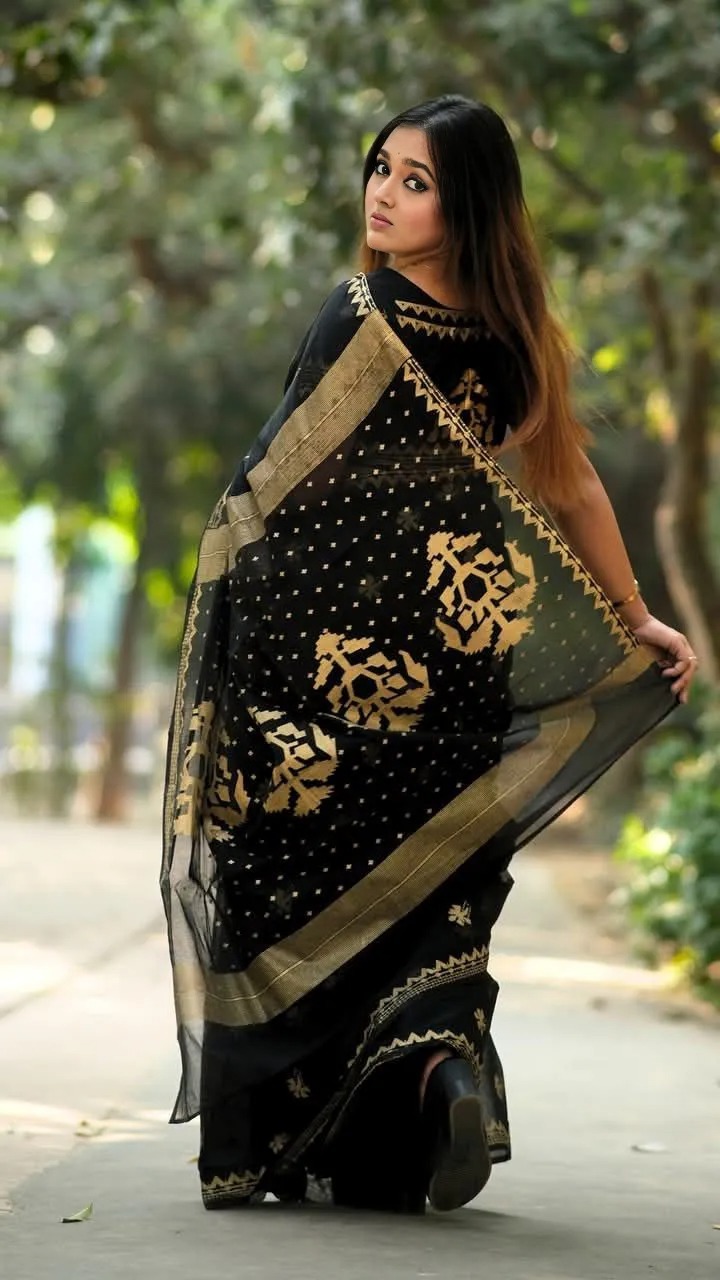 Semi Moslin Sharee with Blouse Piece ছবি 5