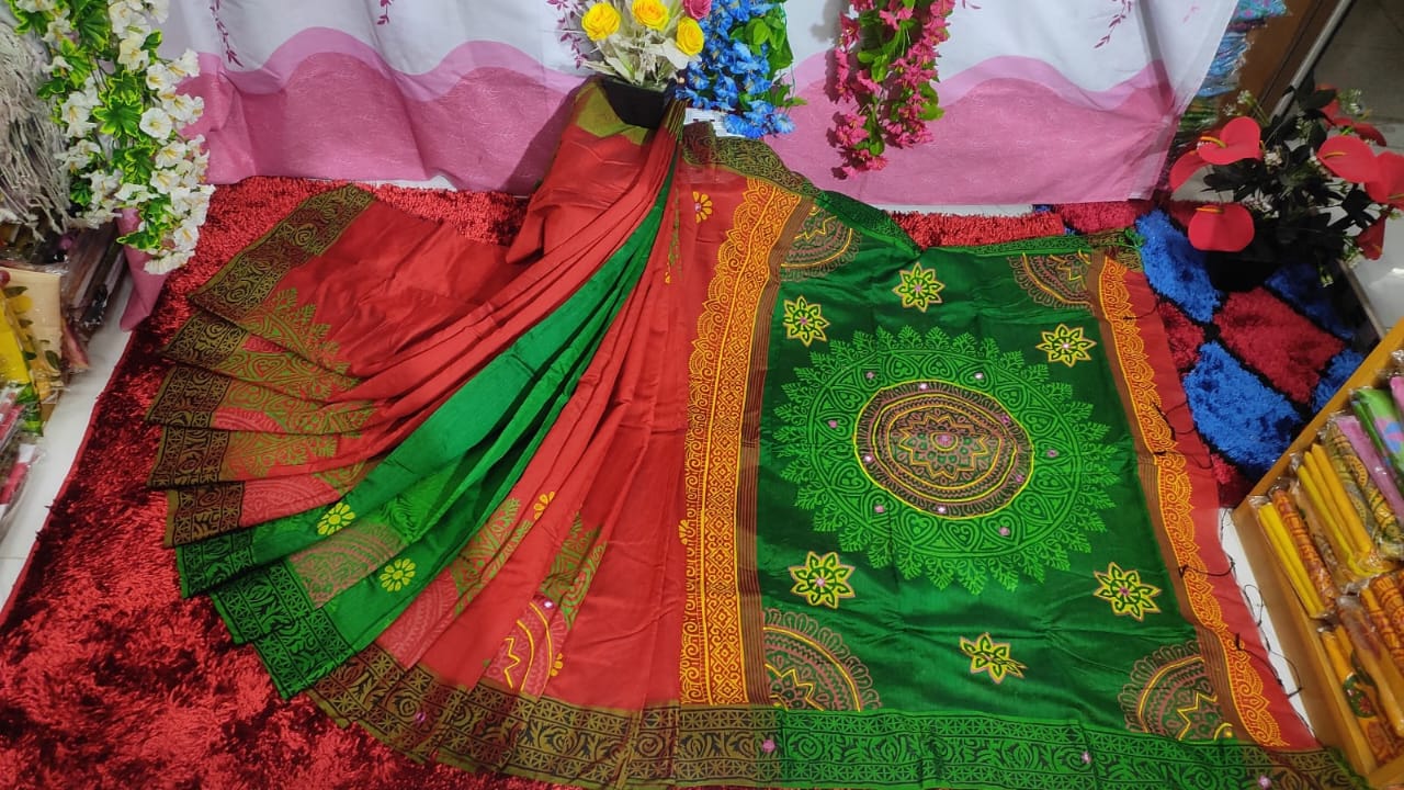এমব্রয়ডাড়ী ধুপিয়ানসিল্ক শাড়ী