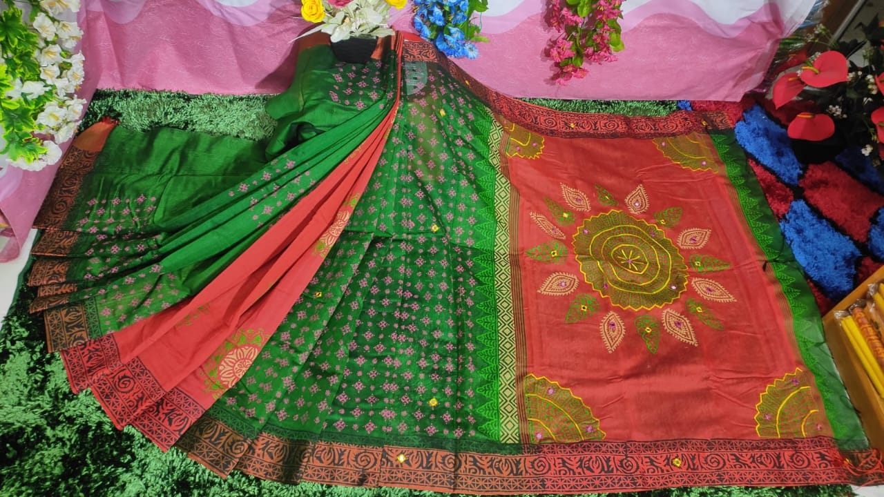 এমব্রয়ডাড়ী ধুপিয়ানসিল্ক শাড়ী ছবি 8