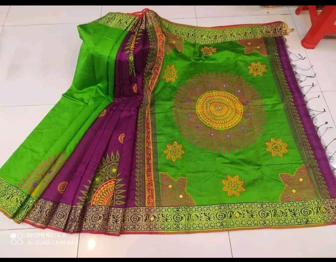 এমব্রয়ডাড়ী ধুপিয়ানসিল্ক শাড়ী