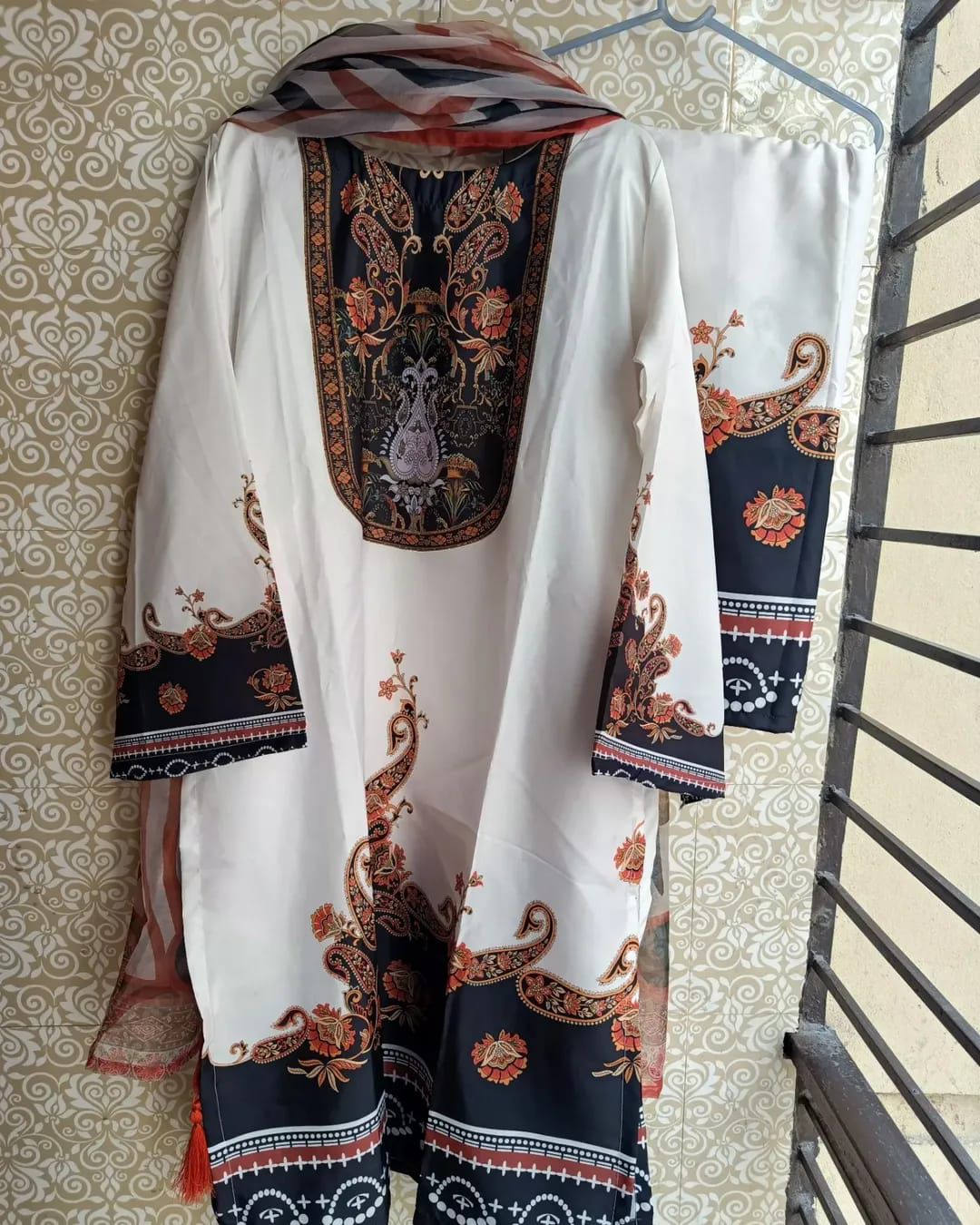 Ready Made Pure dubai silk  Digital  Print Three Piece ছবি 2