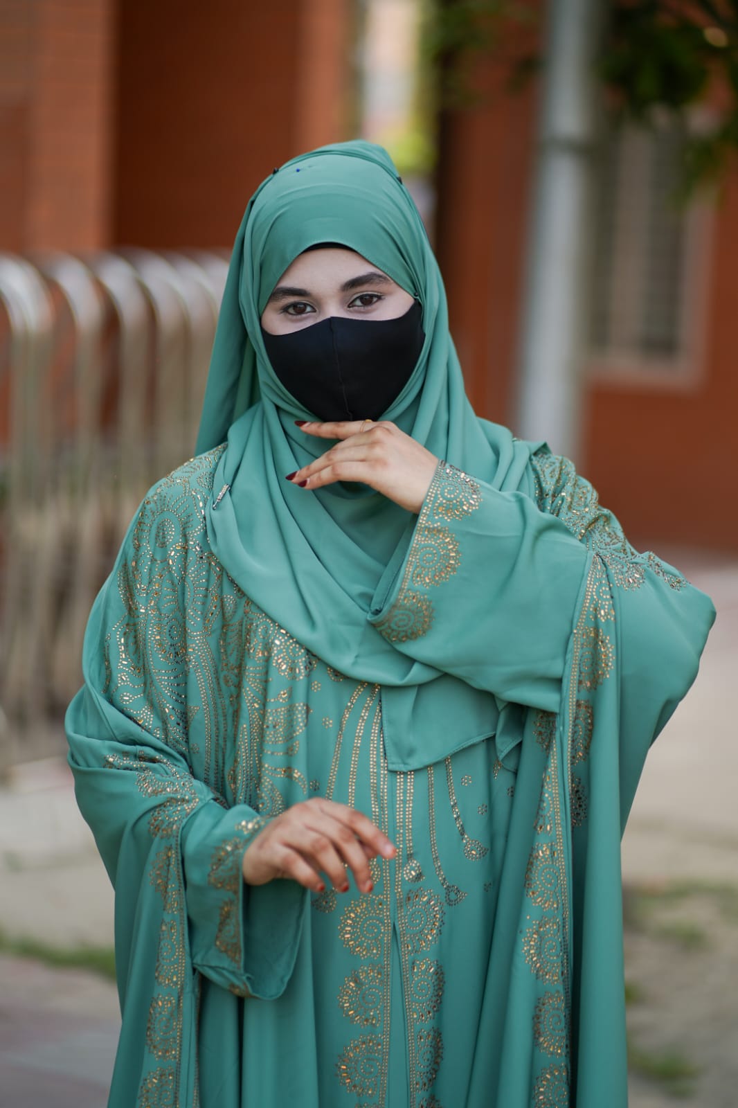 Luxury Abhaya Set with Inner and Hijab ছবি 6