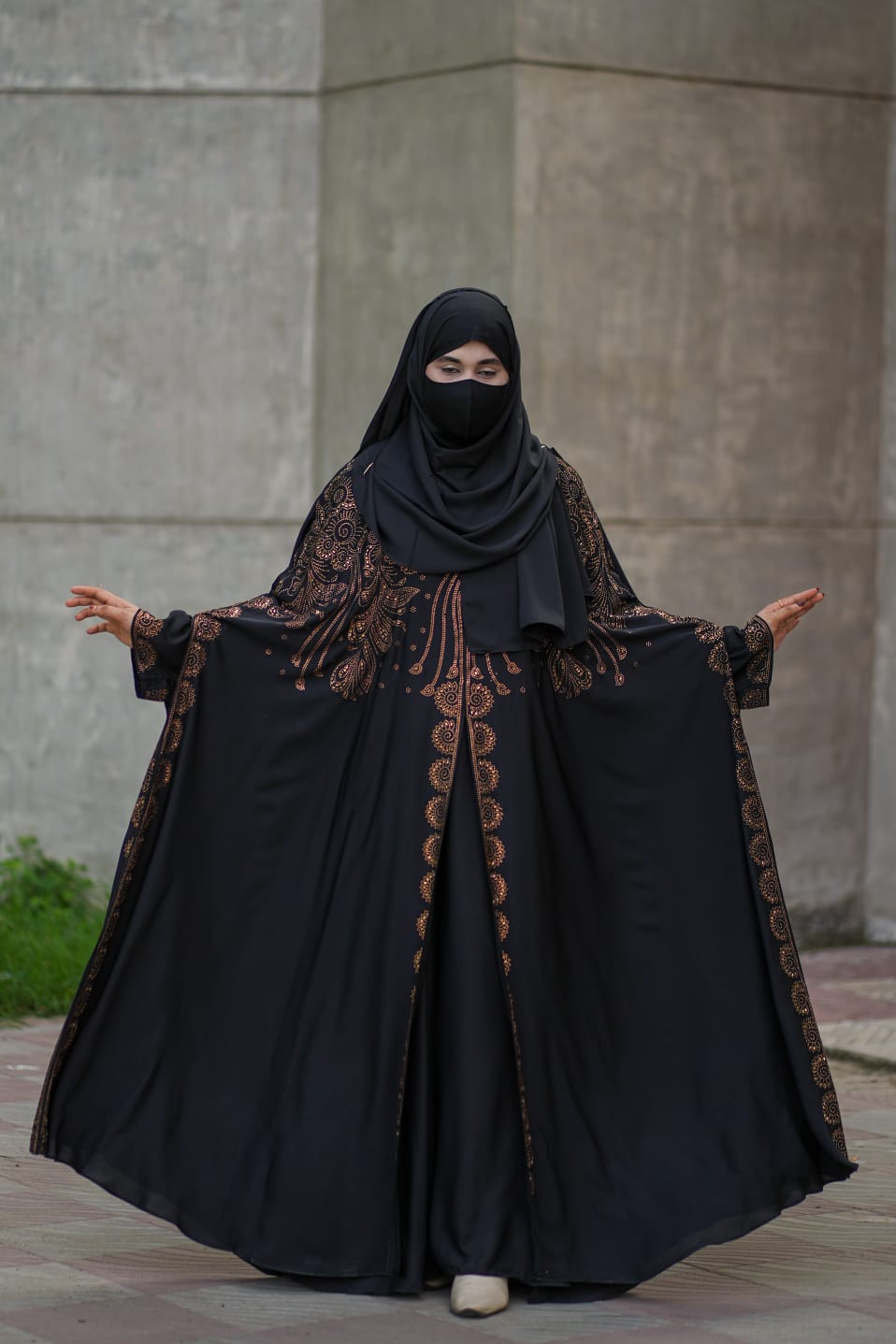 Luxury Abhaya Set with Inner and Hijab ছবি 7