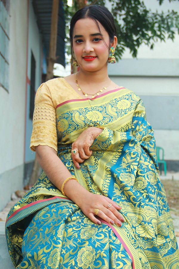 সিল্ক কাতান শাড়ি ছবি 4