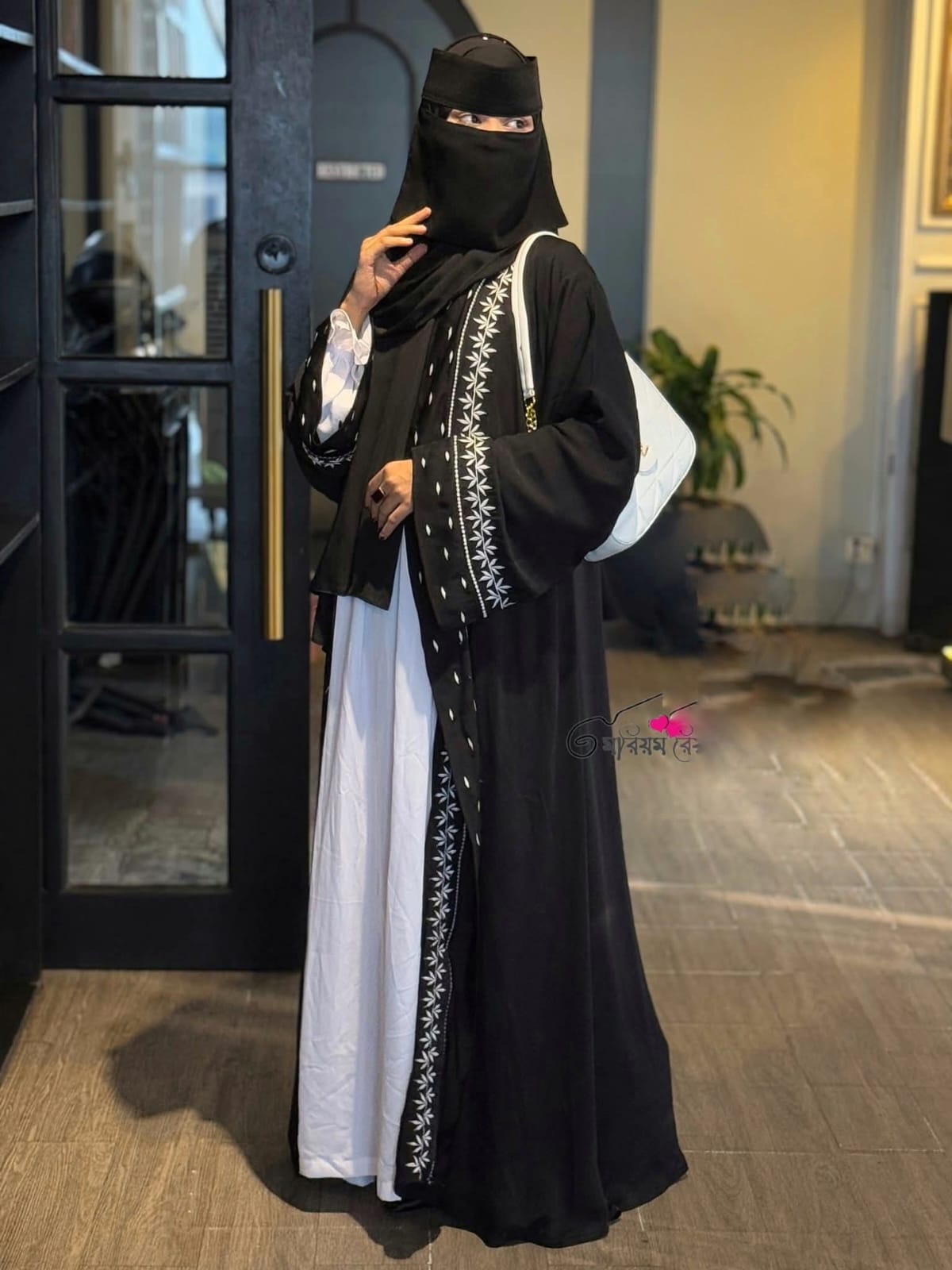 Abaya In Pori ছবি 2