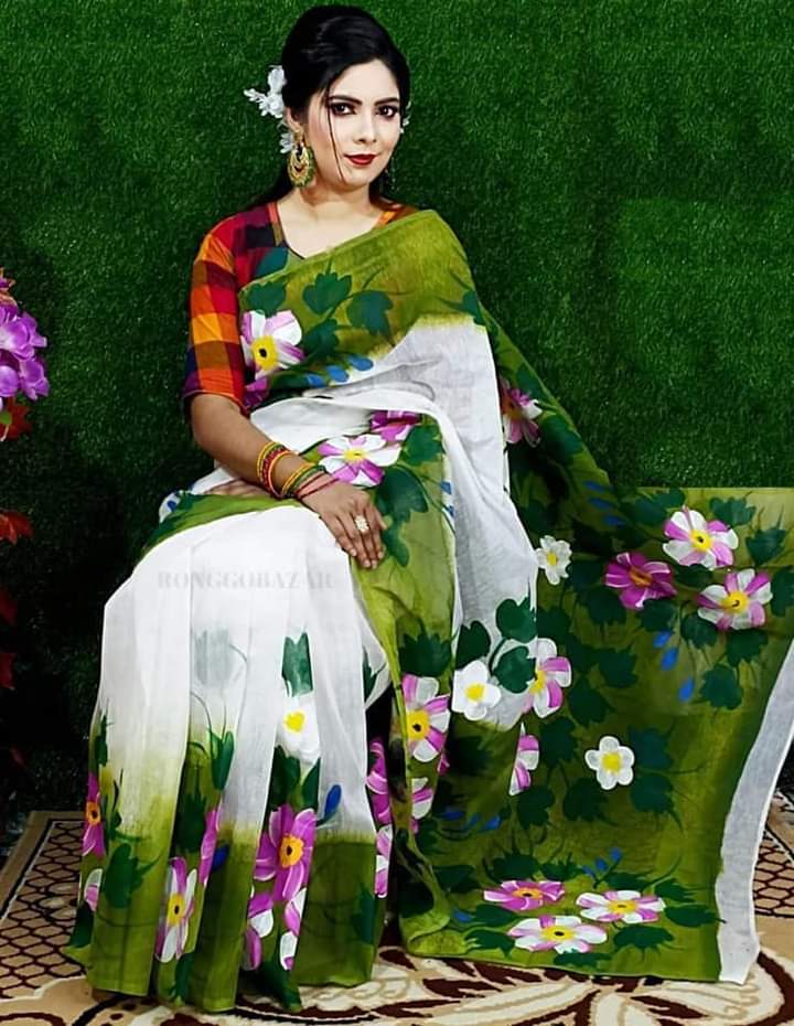 হাফসিল্ক শাড়ীতে  হ্যান্ডপ্রিন্ট তুলির কাজ করা ছবি 3