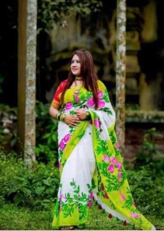 হাফসিল্ক শাড়ীতে হ্যান্ডপ্রিন্ট তুলির কাজ করা ছবি 15