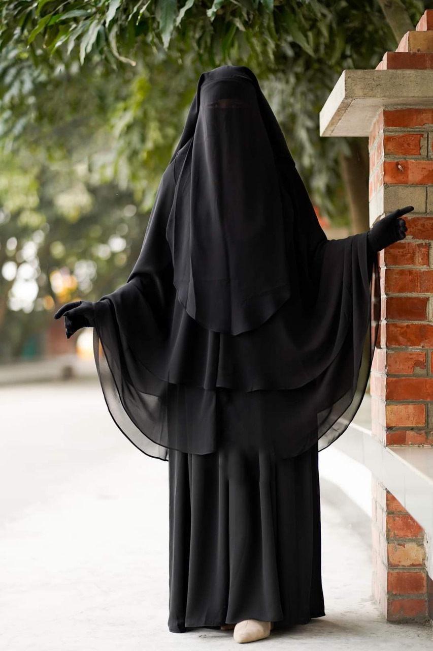মুত্তাকি বোরকা সেট হিজাব নিকাবসহ