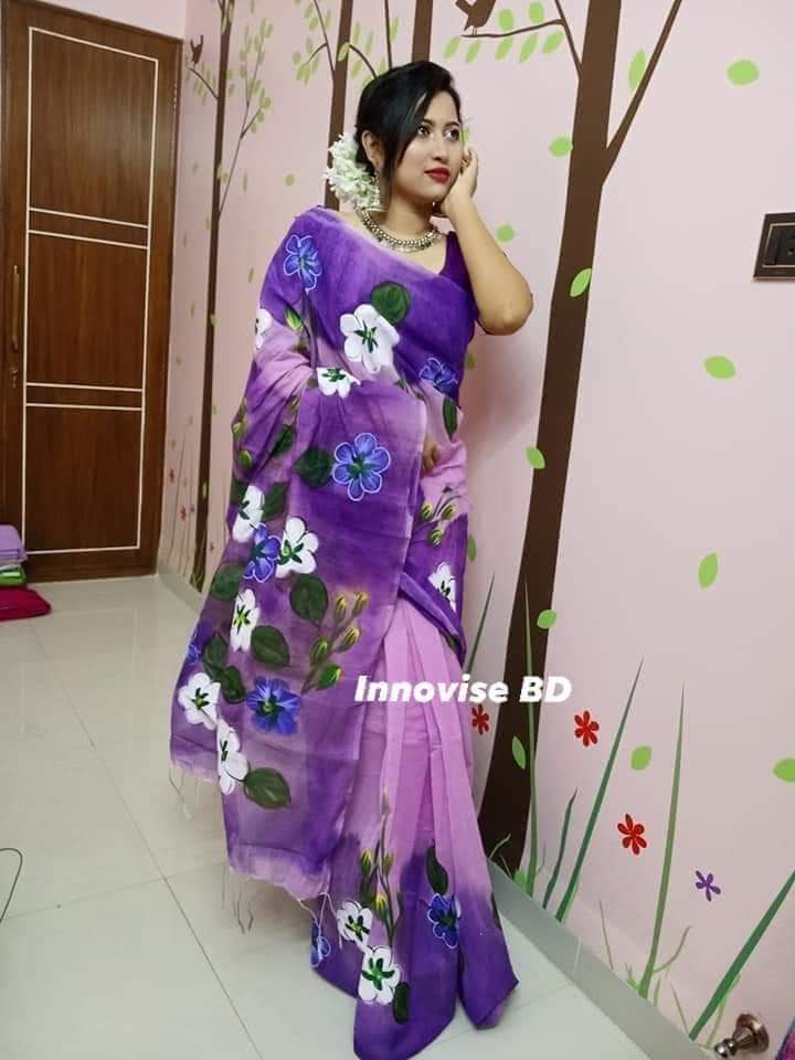 হাফসিল্ক শাড়ীতে  হ্যান্ডপ্রিন্ট তুলির কাজ করা