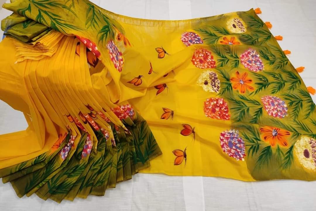 হাফসিল্ক শাড়ীতে  হ্যান্ডপ্রিন্ট তুলির কাজ করা