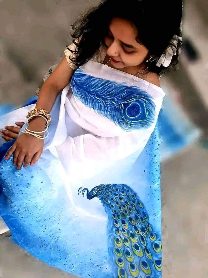 হাফসিল্ক শাড়ীতে  হ্যান্ডপ্রিন্ট তুলির কাজ করা ছবি 6